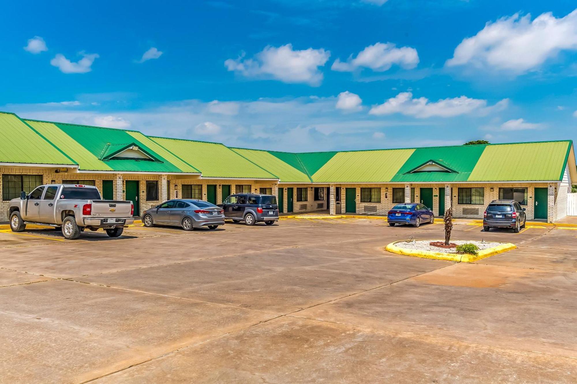 Oyo Hotel Yoakum West Екстер'єр фото