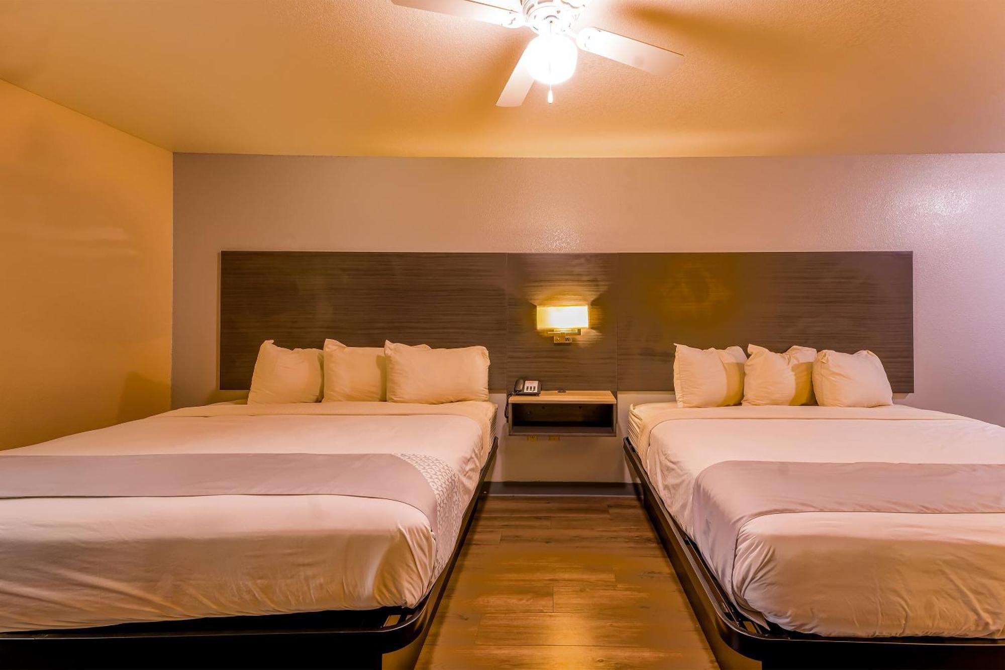 Oyo Hotel Yoakum West Екстер'єр фото